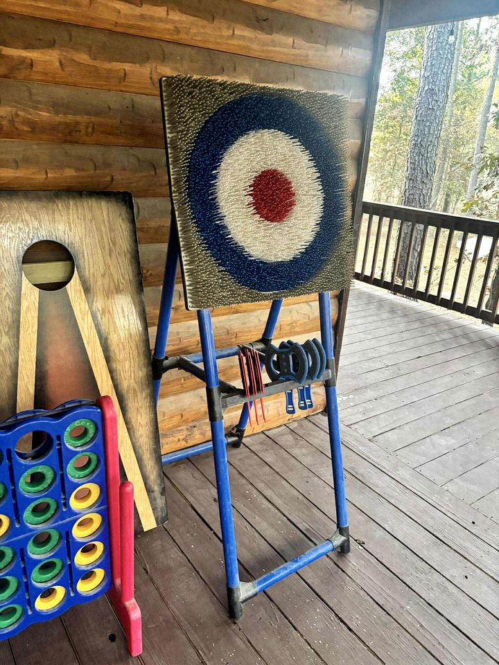 Luxury Lodge with Hot Tub, Pool & Game Room near Broken Bow Lake – Hochatown, OK