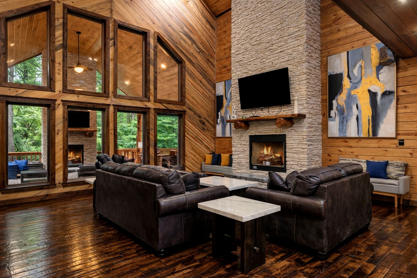 Luxury Lodge with Hot Tub, Pool & Game Room near Broken Bow Lake – Hochatown, OK