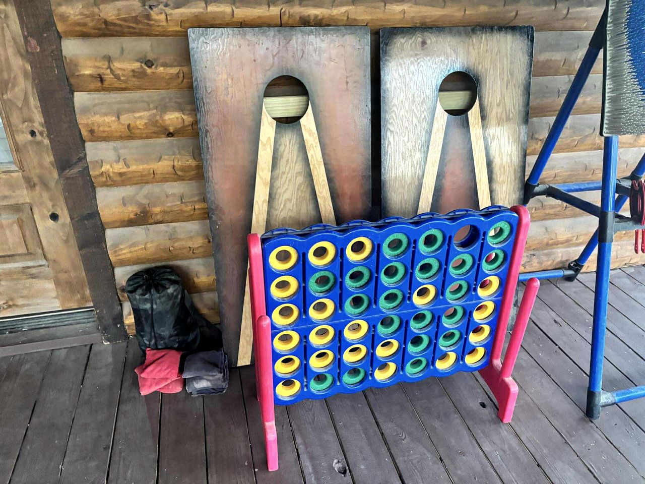 Luxury Lodge with Hot Tub, Pool & Game Room near Broken Bow Lake – Hochatown, OK