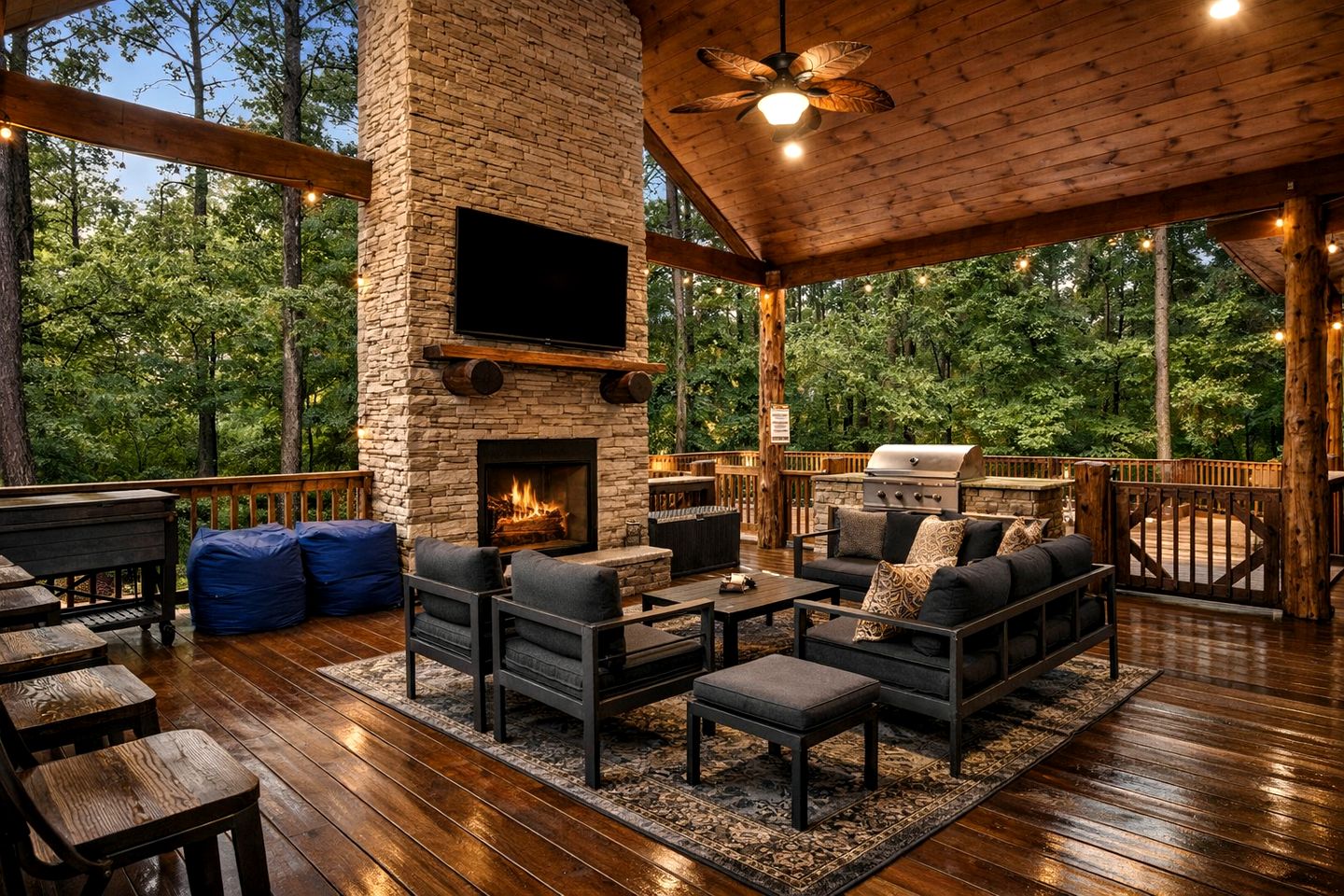Luxury Lodge with Hot Tub, Pool & Game Room near Broken Bow Lake – Hochatown, OK