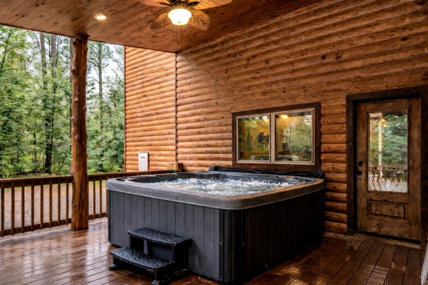 Luxury Lodge with Hot Tub, Pool & Game Room near Broken Bow Lake – Hochatown, OK