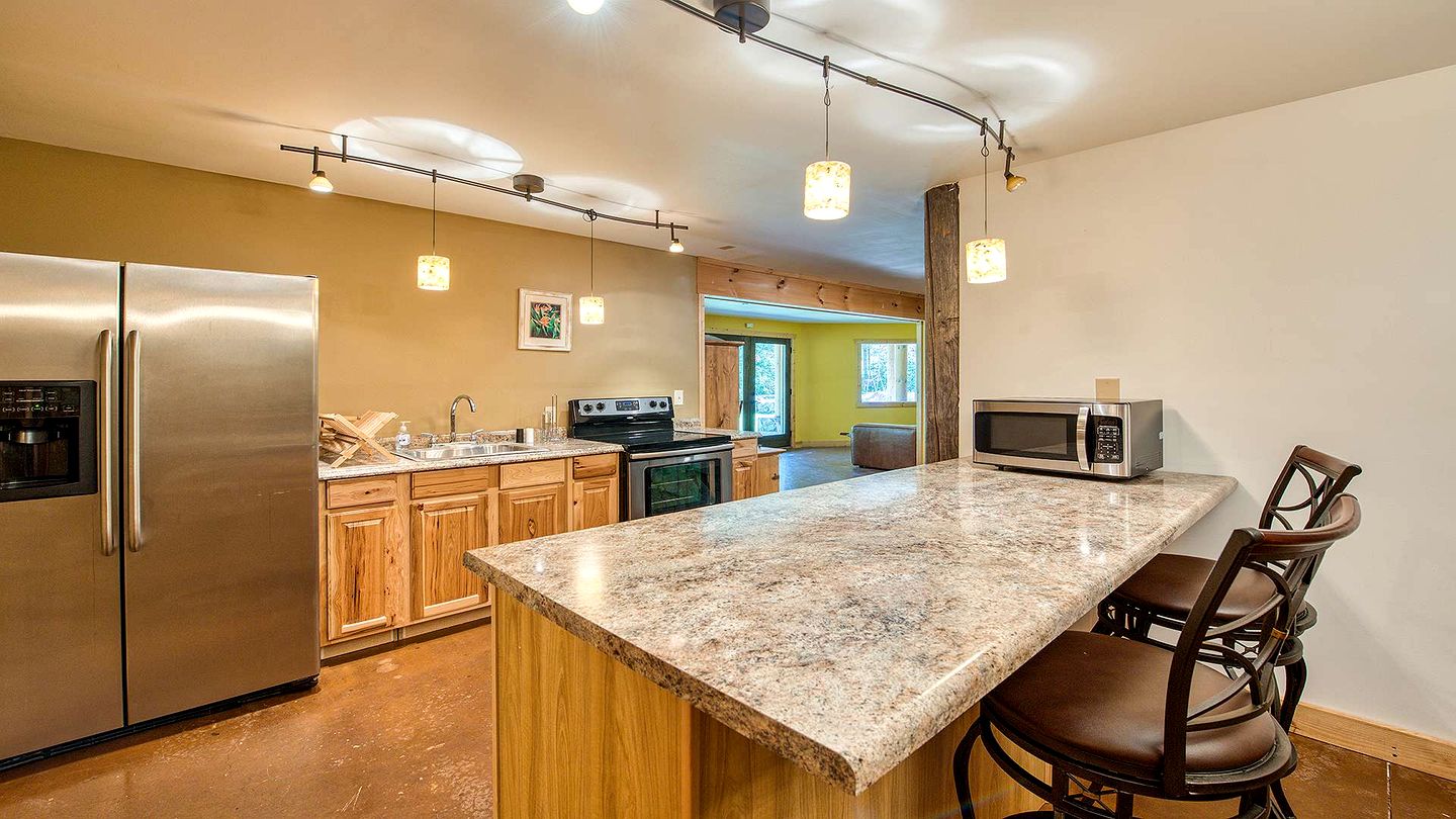 Luxury Log Cabin with Movie Room & Firepit near Sylva, North Carolina