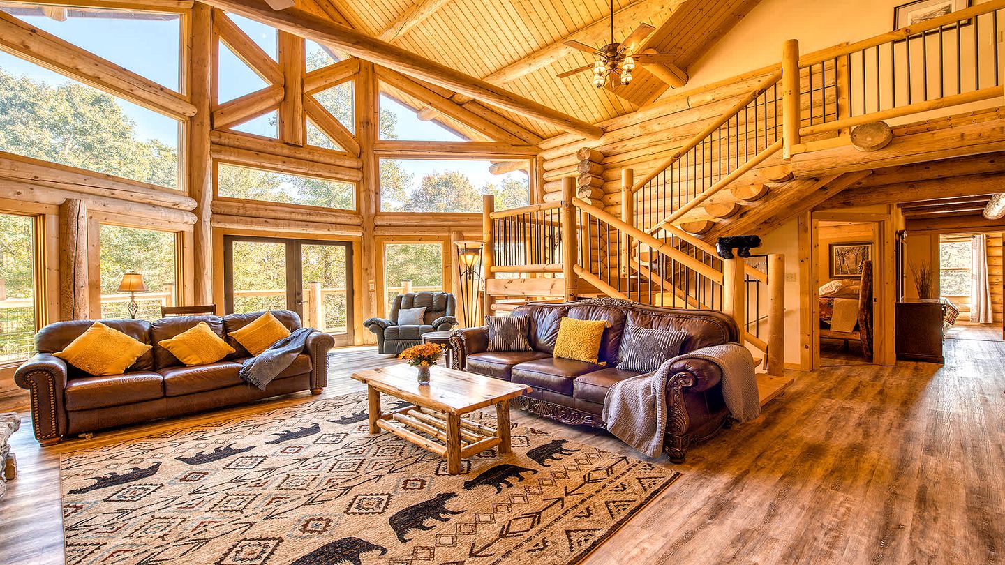 Luxury Log Cabin with Movie Room & Firepit near Sylva, North Carolina