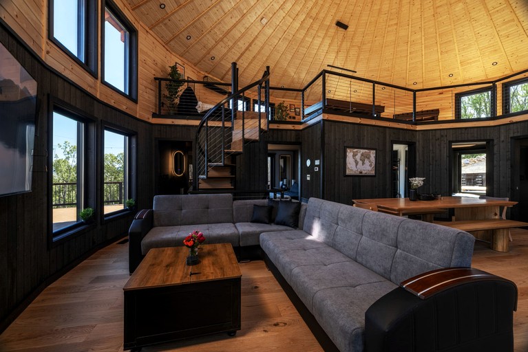 Yurts (United States of America, Luray, Virginia)