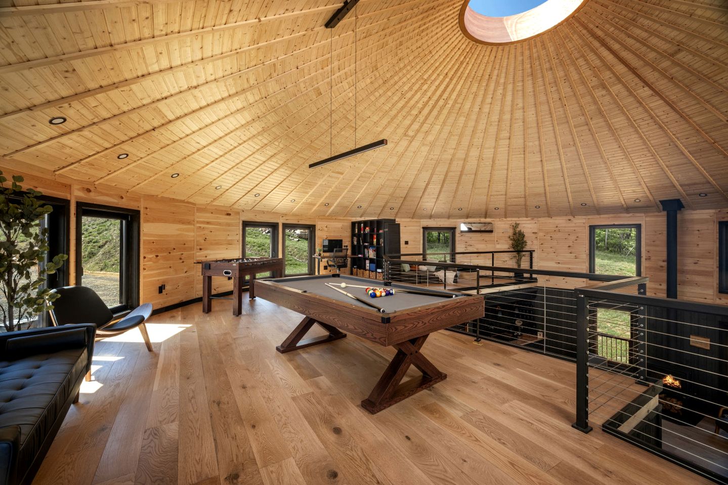 Luxury Luray Yurt Retreat with Private Pond & Hot Tub Near Shenandoah National Park, Luray, VA
