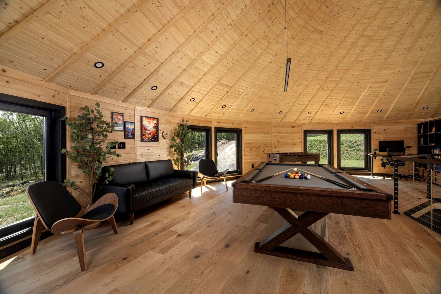 Luxury Luray Yurt Retreat with Private Pond & Hot Tub Near Shenandoah National Park, Luray, VA