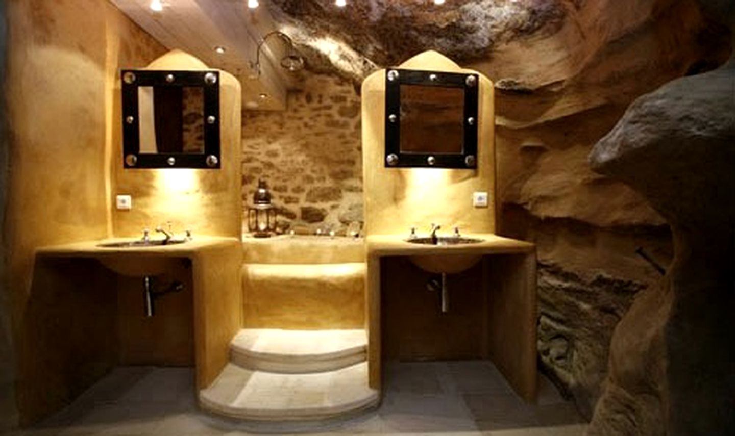 Luxury Moorish-Themed Suite nestled near Marseille in the French Countryside