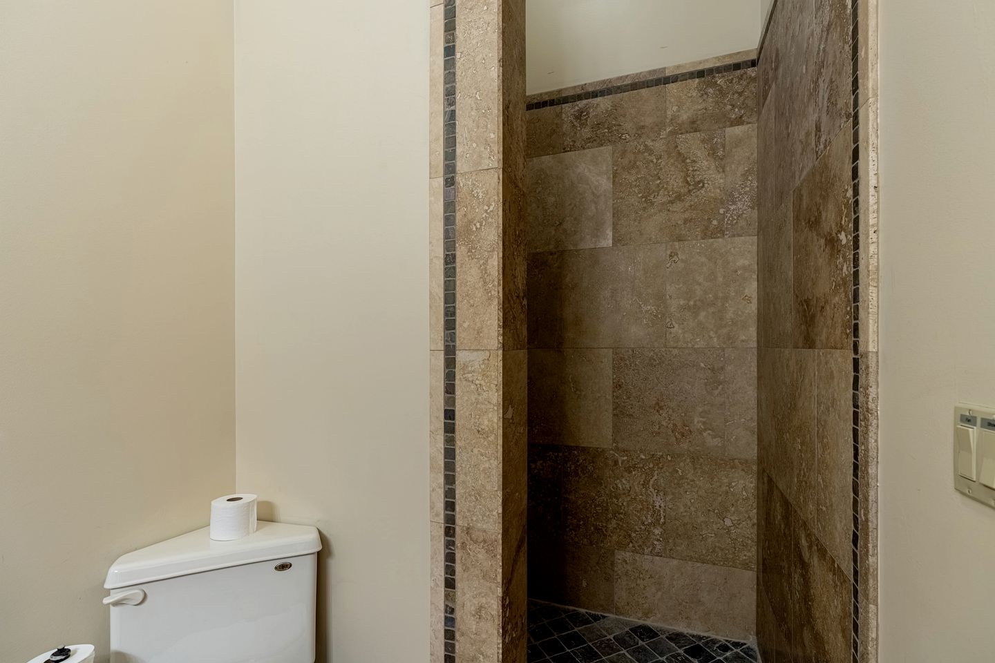 Luxury Mountain Cabin with Hot Tub and Panoramic Views near Pigeon Forge, Tennessee