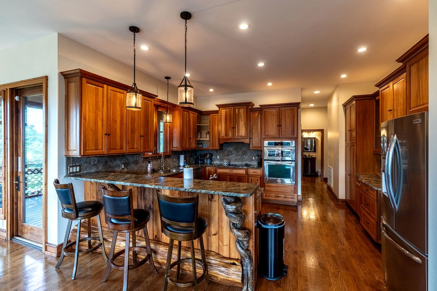 Luxury Mountain Cabin with Hot Tub and Panoramic Views near Pigeon Forge, Tennessee