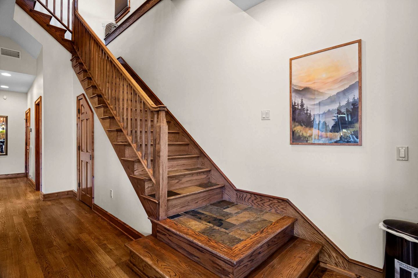 Luxury Mountain Cabin with Hot Tub and Panoramic Views near Pigeon Forge, Tennessee