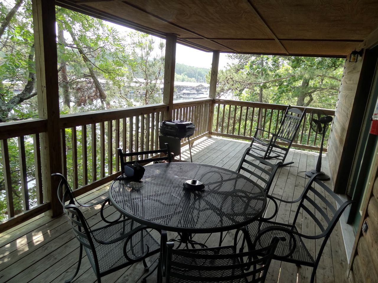 Impressive Log Cabin with Hot-tub, Fire Pit and Swimming Pool in Mount Ida, Arkansas