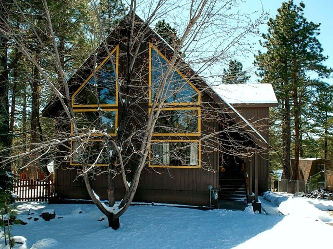 Cabins (Flagstaff, Arizona, United States)