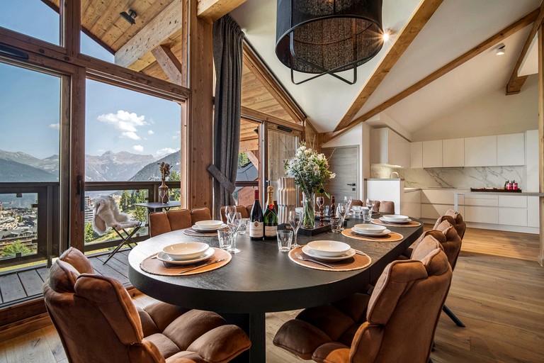 Vacation Rentals (France, Courchevel, Auvergne-Rhône-Alpes)