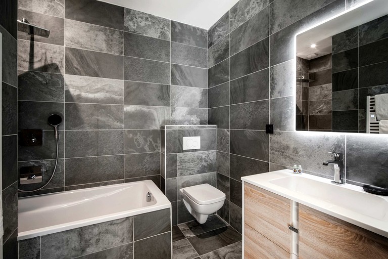 Vacation Rentals (France, Courchevel, Auvergne-Rhône-Alpes)