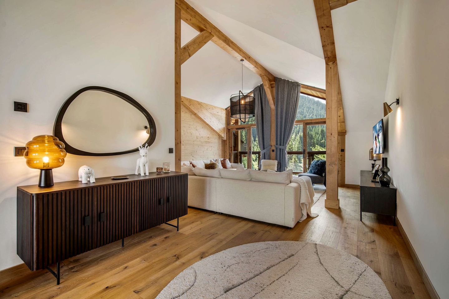 Luxurious Ski-In Ski-Out Penthouse with Panoramic Alpine Views near Ariondaz Gondola, Courchevel 1650, France