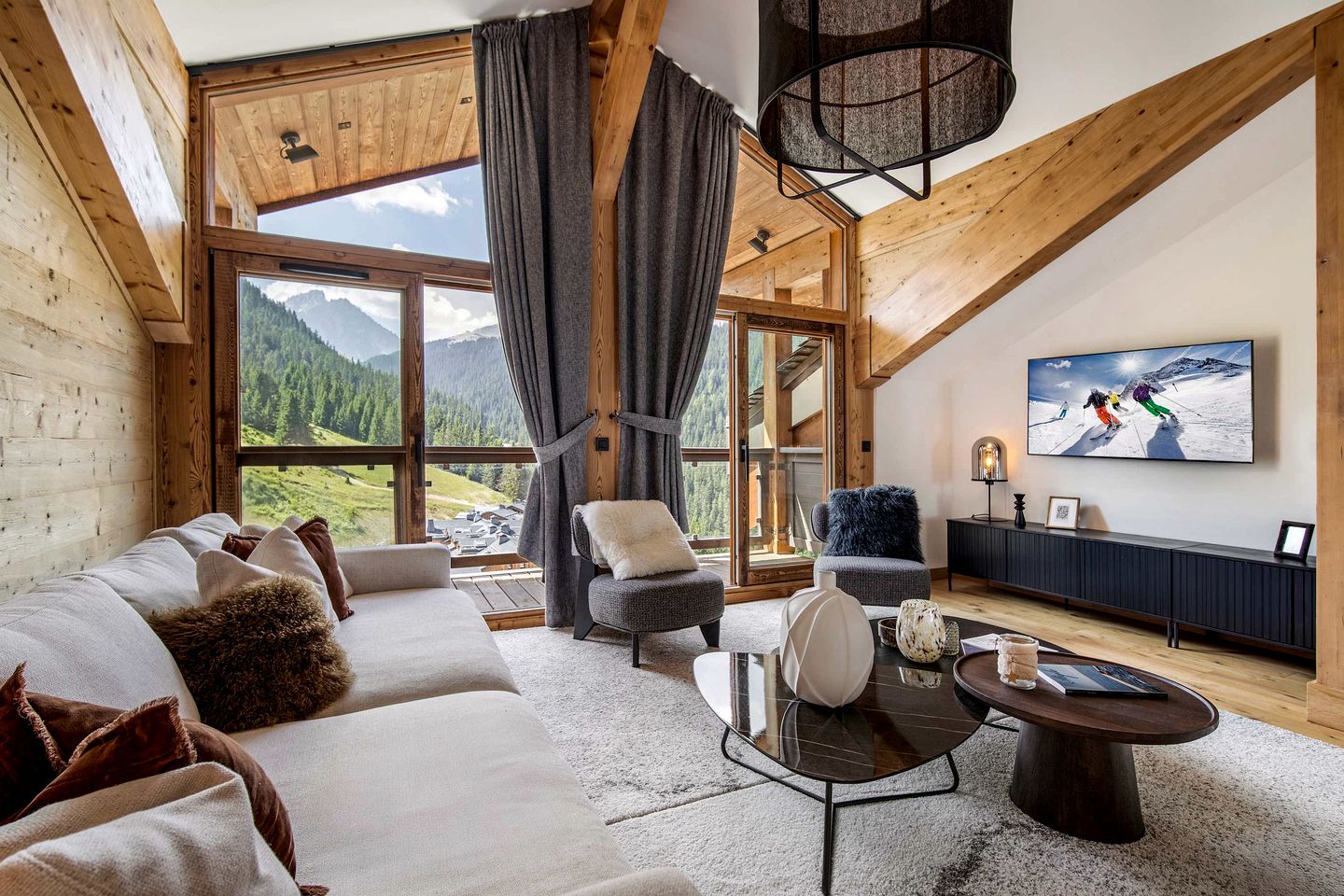 Luxurious Ski-In Ski-Out Penthouse with Panoramic Alpine Views near Ariondaz Gondola, Courchevel 1650, France