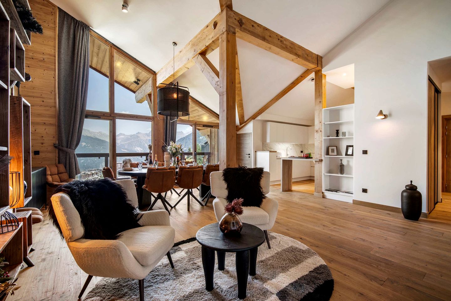 Luxurious Ski-In Ski-Out Penthouse with Panoramic Alpine Views near Ariondaz Gondola, Courchevel 1650, France