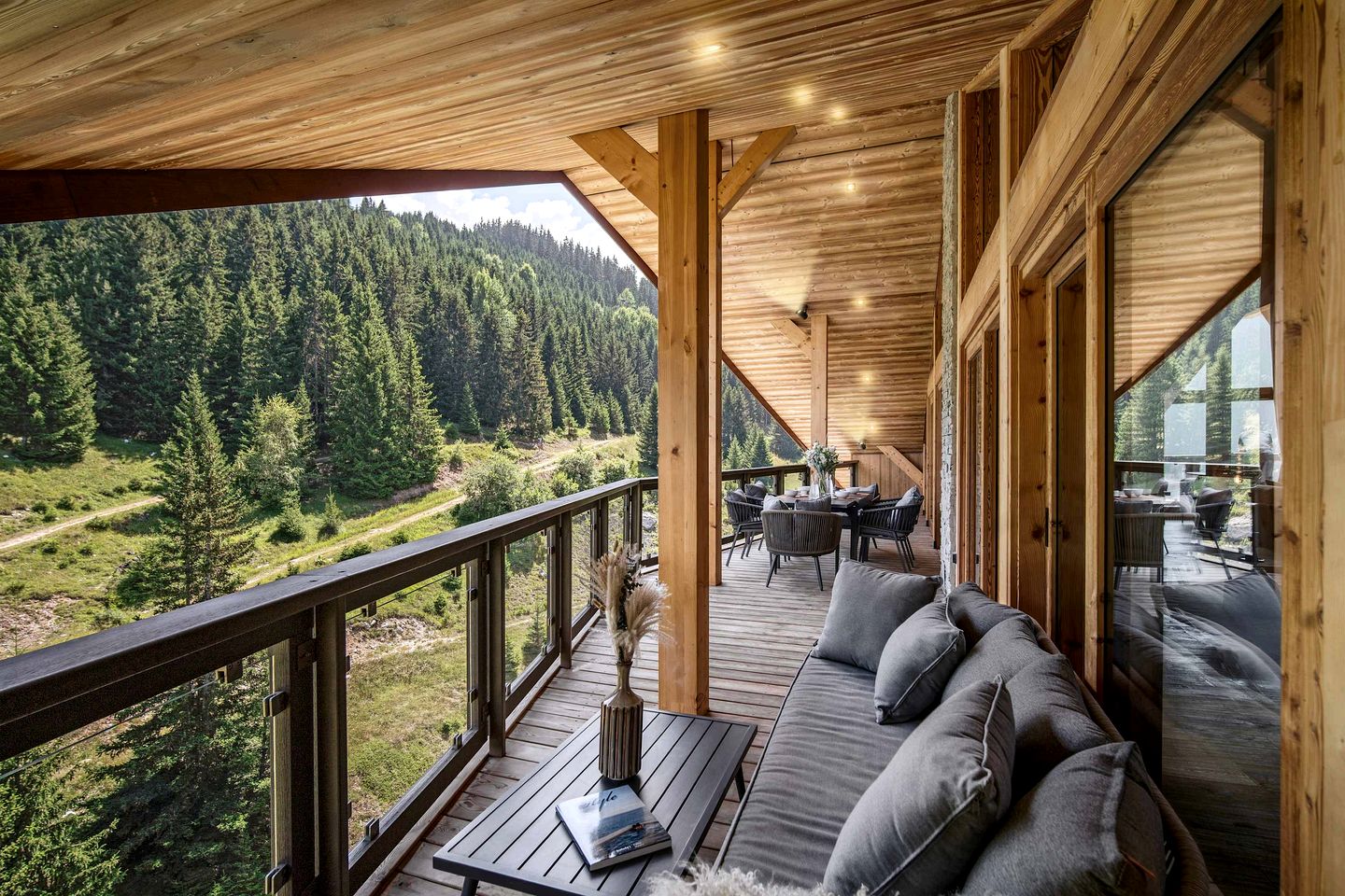 Luxurious Penthouse with Panoramic Mountain Views near Ski Lifts in Courchevel, France