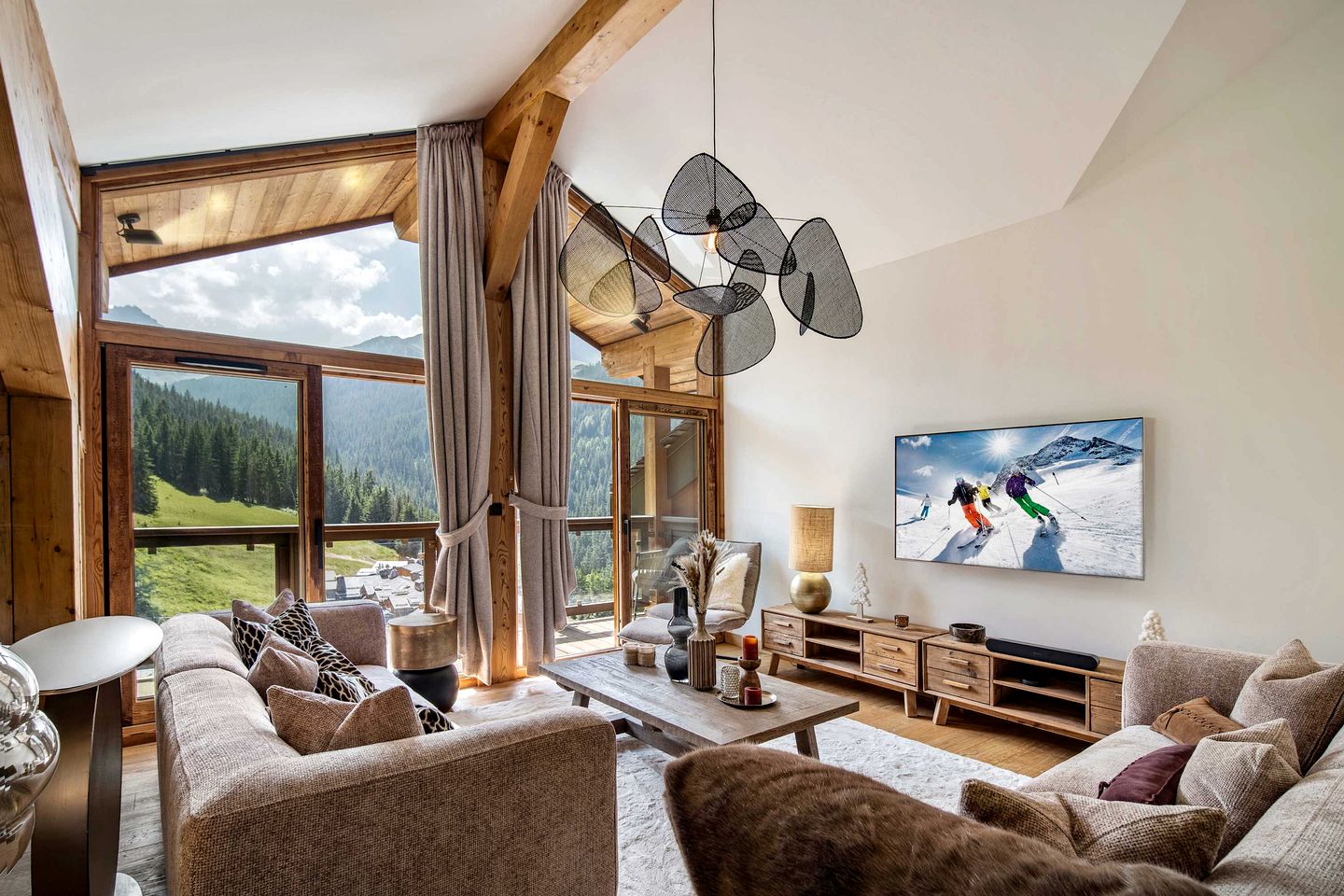 Luxurious Penthouse with Panoramic Mountain Views near Ski Lifts in Courchevel, France