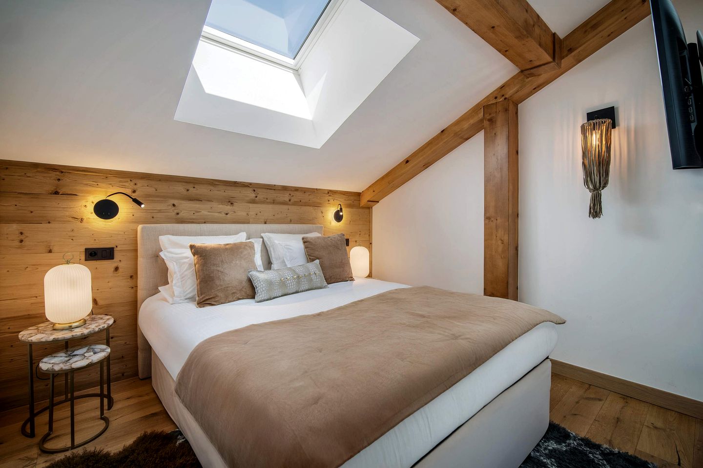 Luxurious Penthouse with Panoramic Mountain Views near Ski Lifts in Courchevel, France