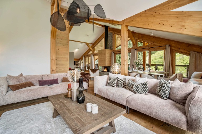 Vacation Rentals (France, Courchevel, Auvergne-Rhône-Alpes)