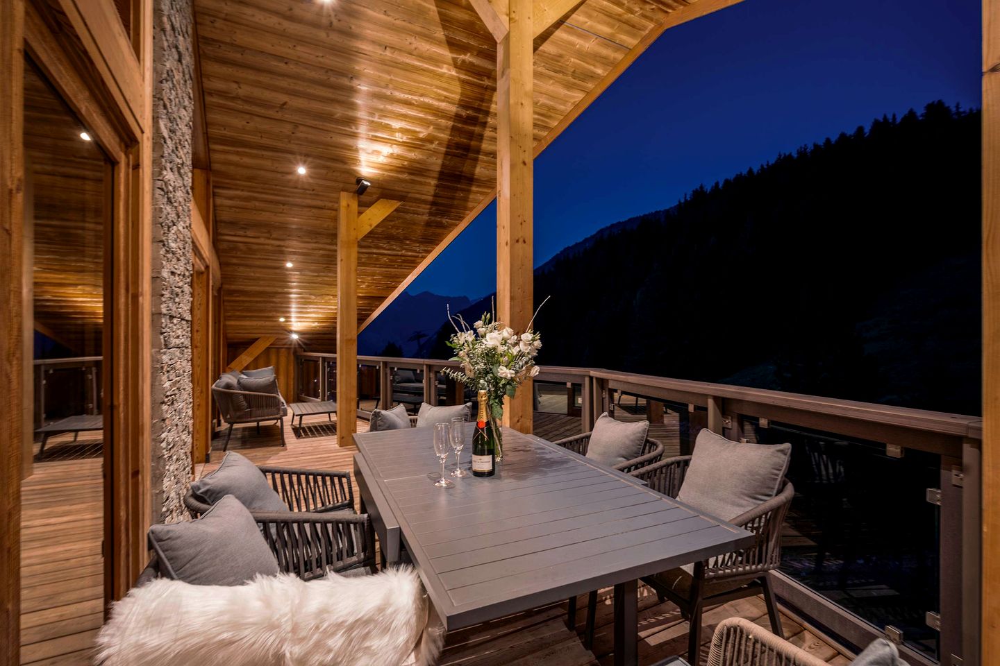 Luxurious Penthouse with Panoramic Mountain Views near Ski Lifts in Courchevel, France