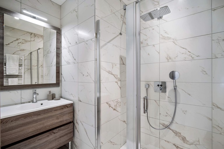 Vacation Rentals (France, Courchevel, Auvergne-Rhône-Alpes)