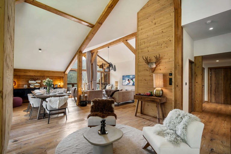 Vacation Rentals (France, Courchevel, Auvergne-Rhône-Alpes)