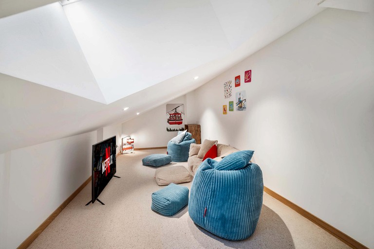 Vacation Rentals (France, Courchevel, Auvergne-Rhône-Alpes)