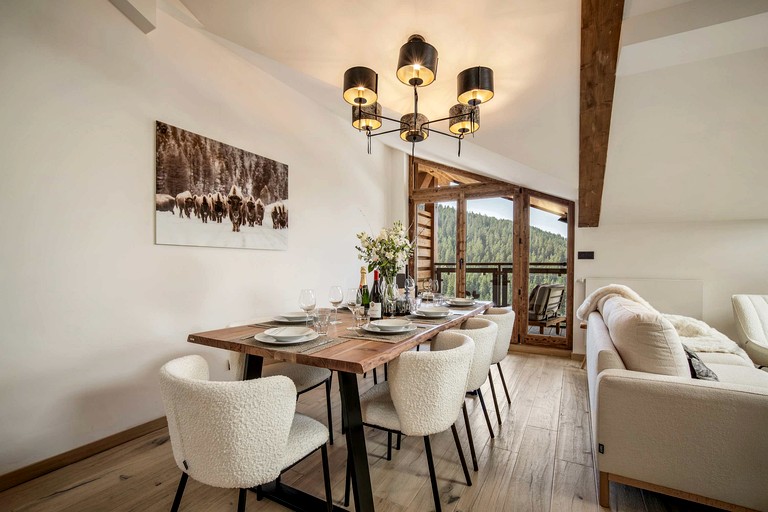 Vacation Rentals (France, Courchevel, Auvergne-Rhône-Alpes)