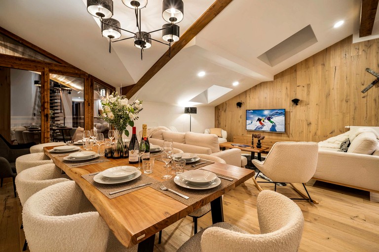 Vacation Rentals (France, Courchevel, Auvergne-Rhône-Alpes)