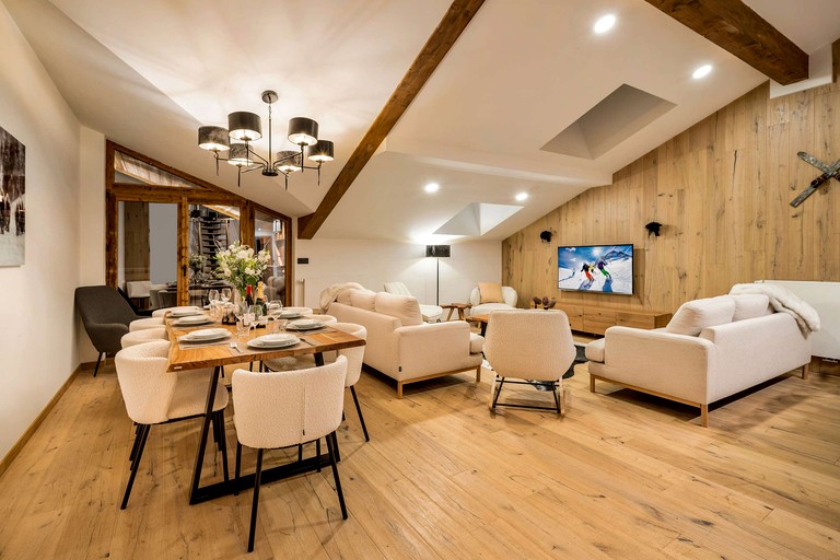 Vacation Rentals (France, Courchevel, Auvergne-Rhône-Alpes)