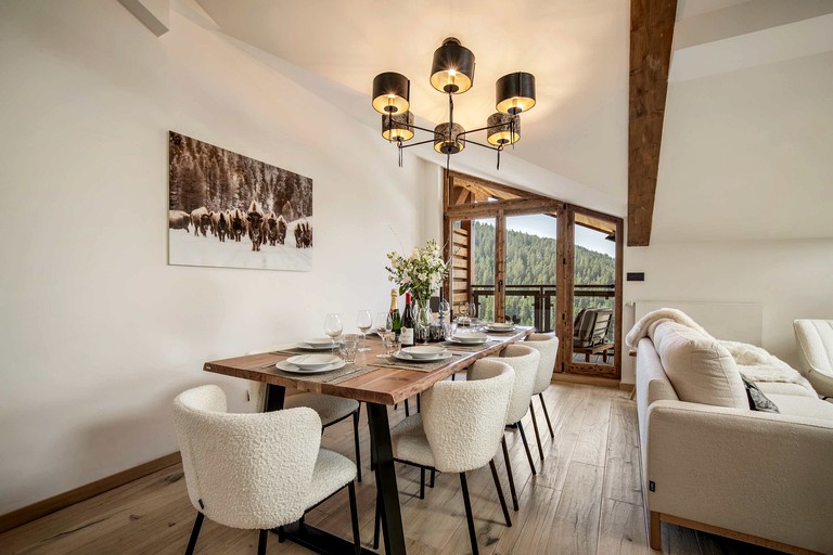 Vacation Rentals (France, Courchevel, Auvergne-Rhône-Alpes)