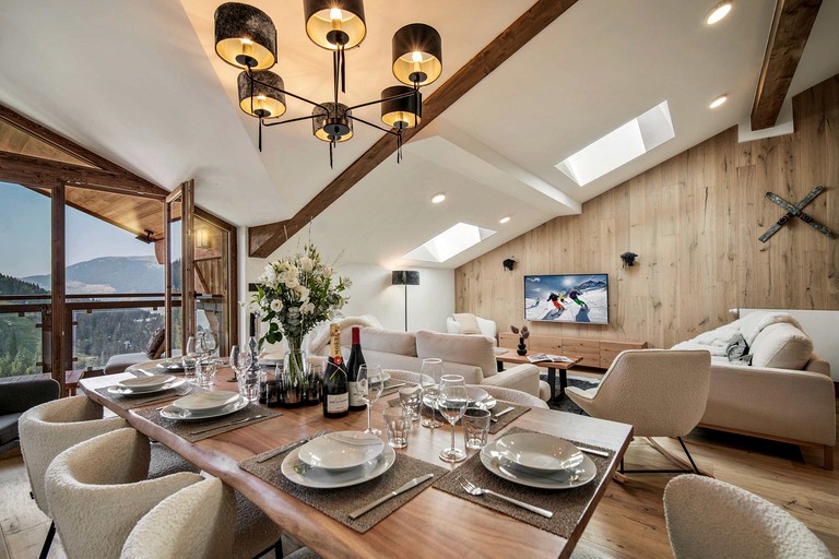 Vacation Rentals (France, Courchevel, Auvergne-Rhône-Alpes)