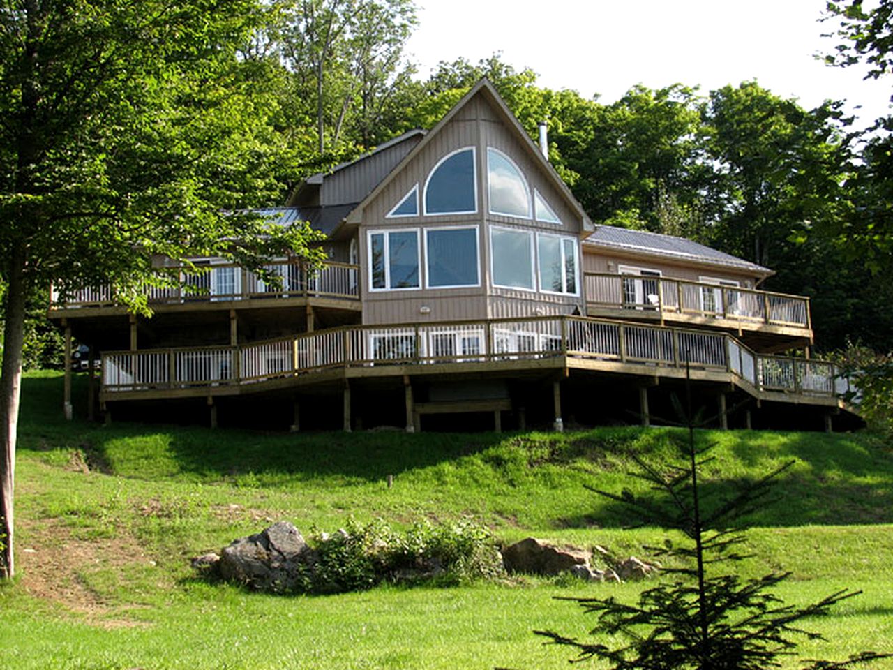 Luxury Rental Cottages Calypso Cottage, Vacation Rentals, Central