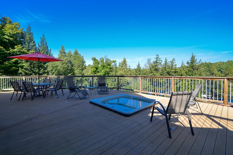 Luxury Rental Cottages Calypso Cottage, Vacation Rentals, Central