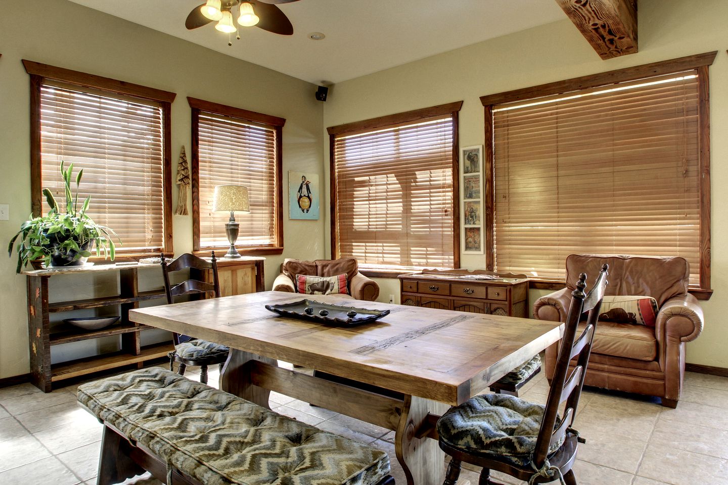 Luxury Rental with a Swimming Pool Perfect for Large Groups near Gruene, Texas