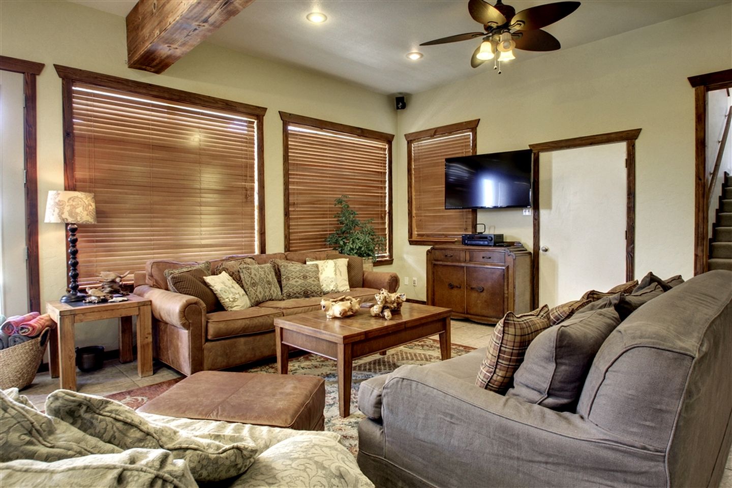 Luxury Rental with a Swimming Pool Perfect for Large Groups near Gruene, Texas