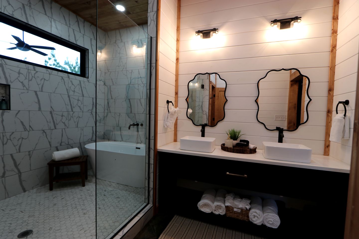 Beautiful Cabin with Hot-tub and Great Forest Sights in Hochatow, Oklahoma