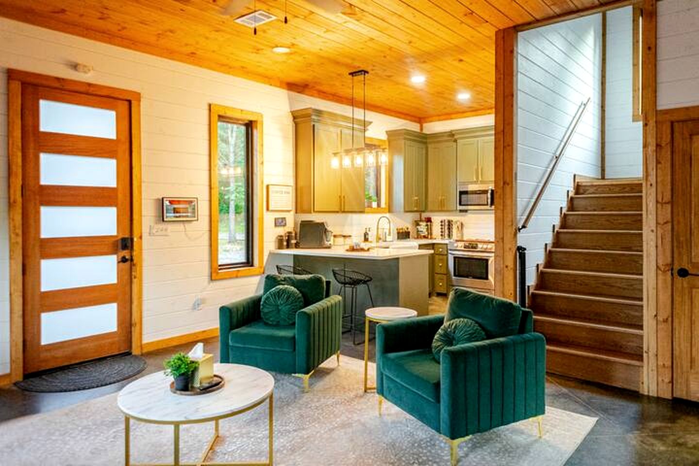 Beautiful Cabin with Hot-tub and Great Forest Sights in Hochatow, Oklahoma