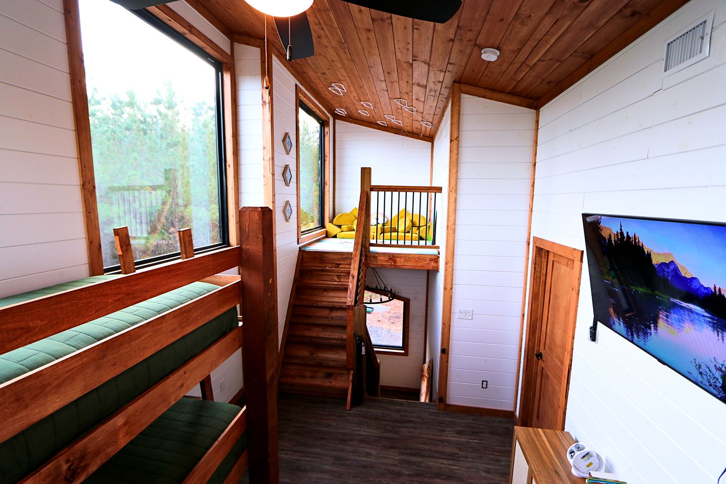 Beautiful Cabin with Hot-tub and Great Forest Sights in Hochatow, Oklahoma