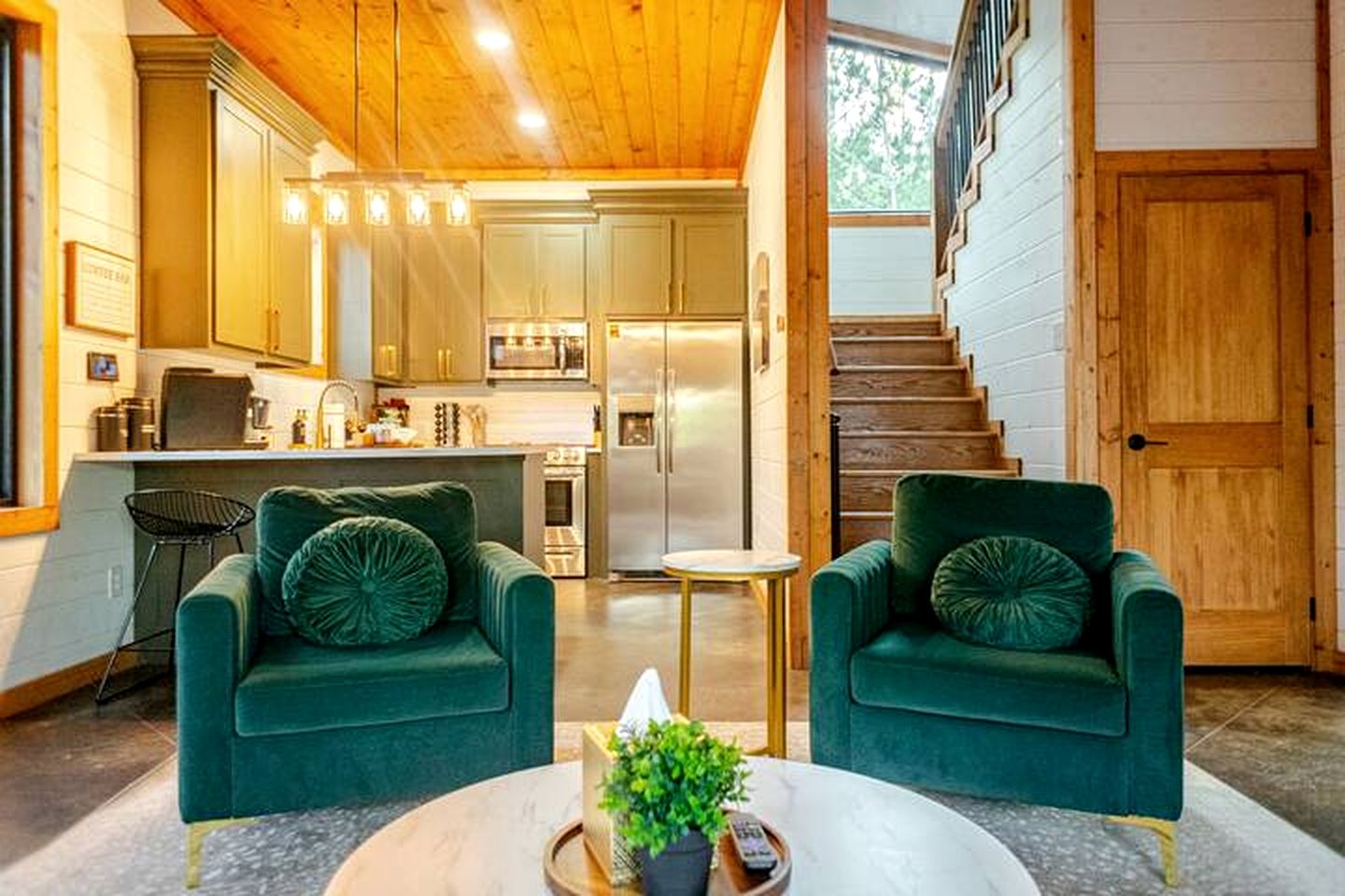 Beautiful Cabin with Hot-tub and Great Forest Sights in Hochatow, Oklahoma