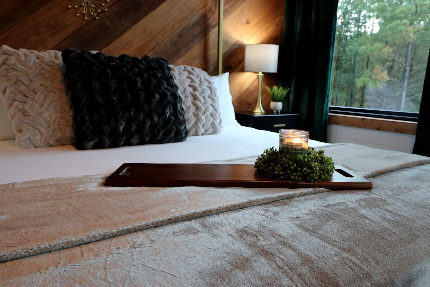 Beautiful Cabin with Hot-tub and Great Forest Sights in Hochatow, Oklahoma
