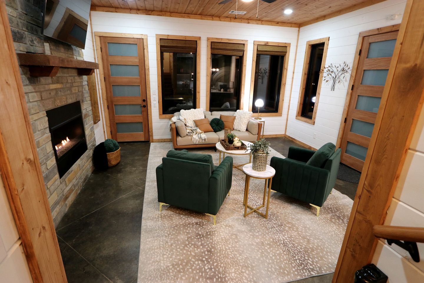 Beautiful Cabin with Hot-tub and Great Forest Sights in Hochatow, Oklahoma