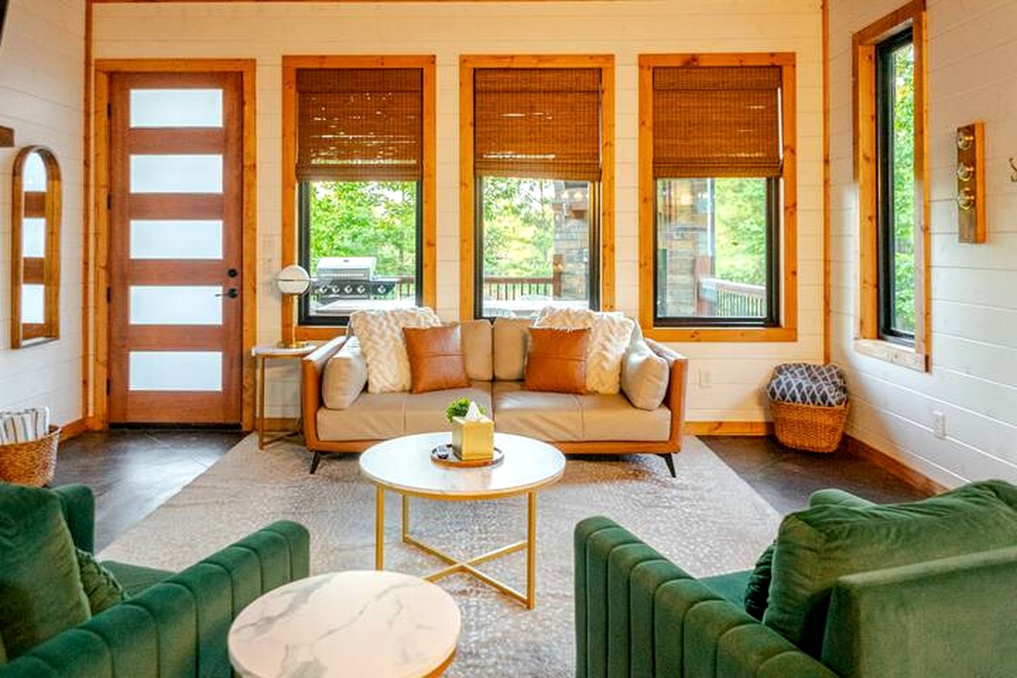 Beautiful Cabin with Hot-tub and Great Forest Sights in Hochatow, Oklahoma