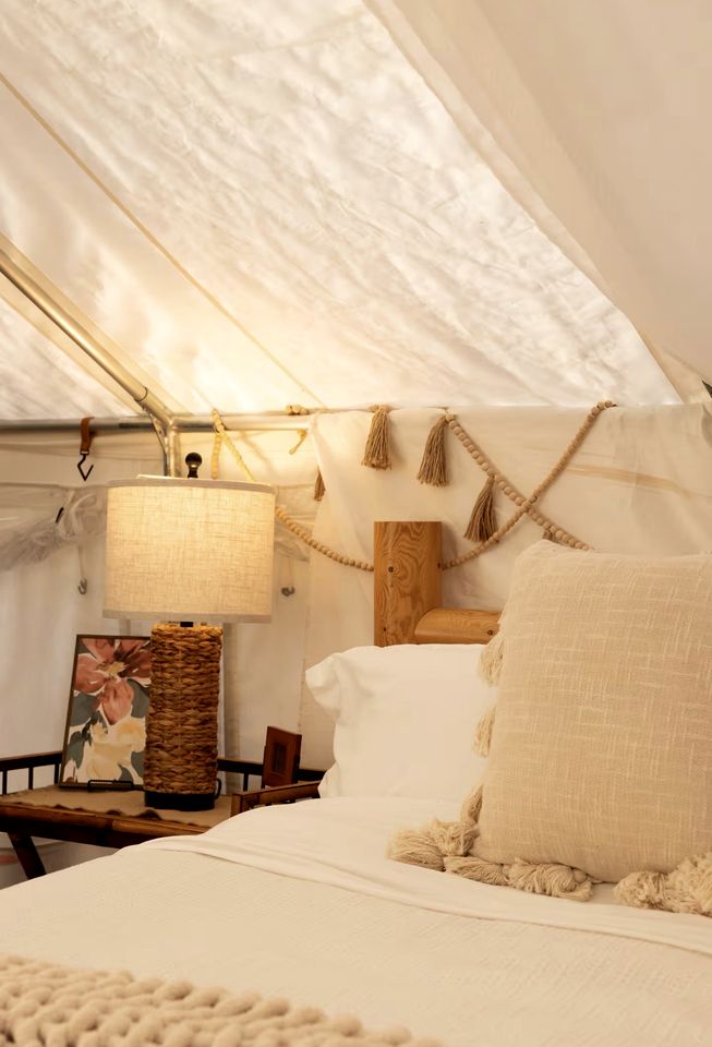 Luxury Safari Tent with Outdoor Clawfoot Tub and Firepit, Near Honey Grove, Texas