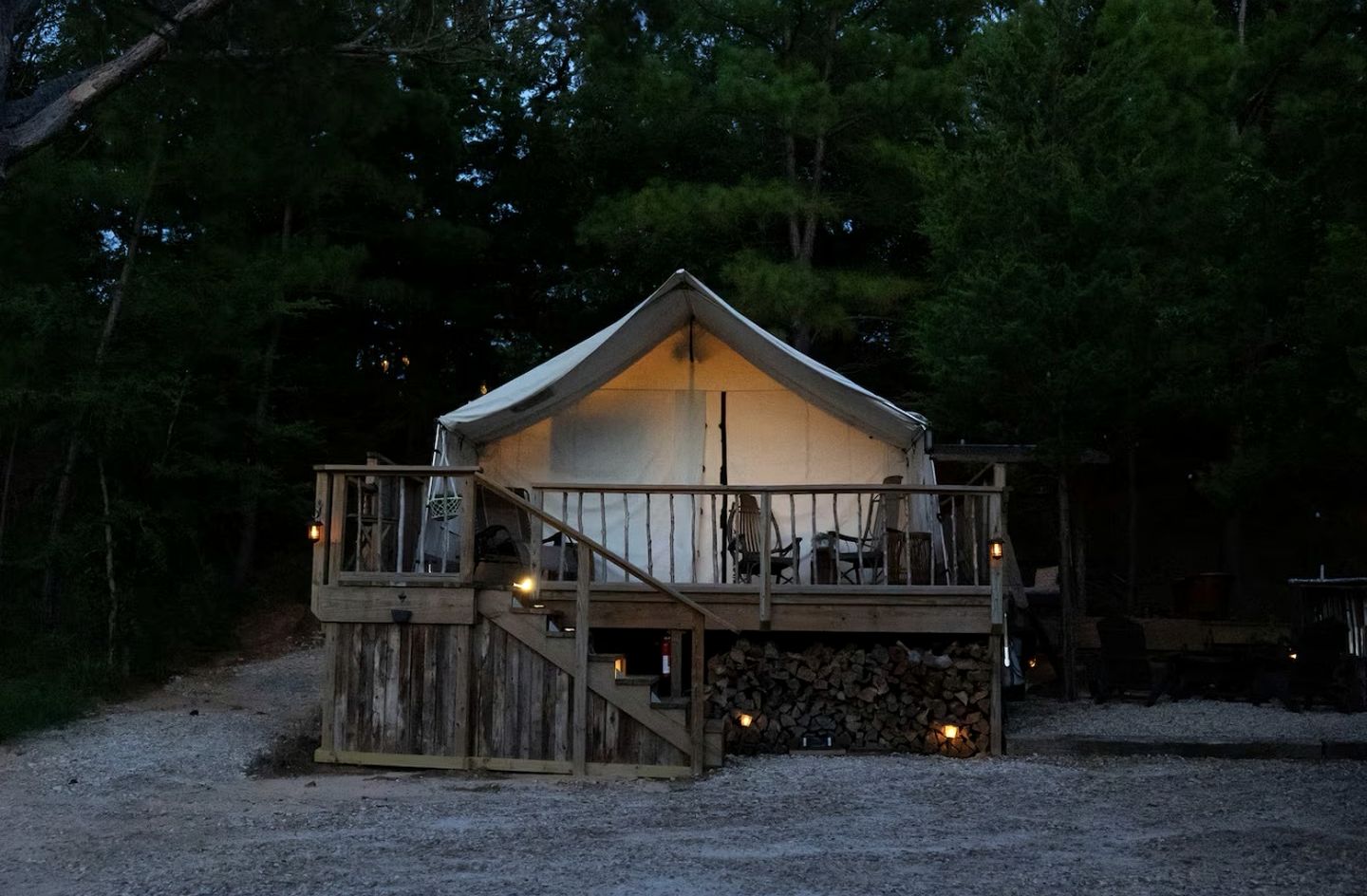 Luxury Safari Tent with Outdoor Clawfoot Tub and Firepit, Near Honey Grove, Texas