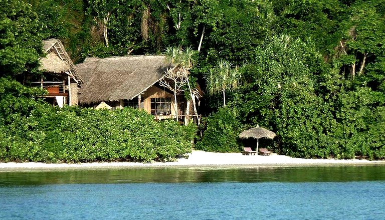 Huts (Finya, Pemba North Region, Tanzania)