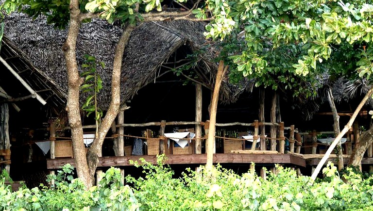 Huts (Finya, Pemba North Region, Tanzania)