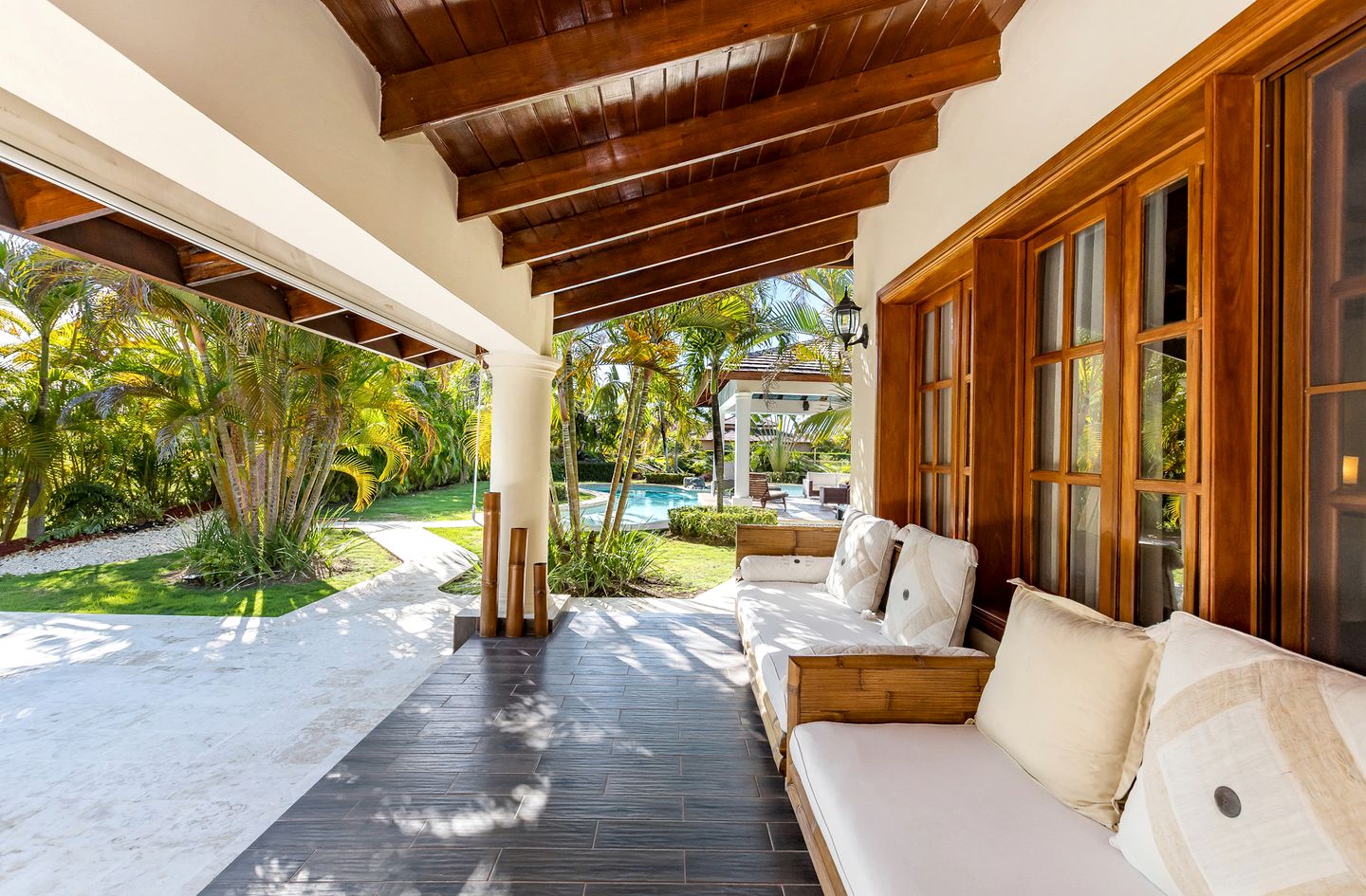 Beautiful Balinese Style Villa, Perfect for a Luxury Vacation